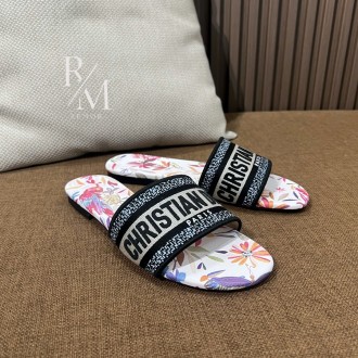 디올 디웨이 뮬 슬리퍼