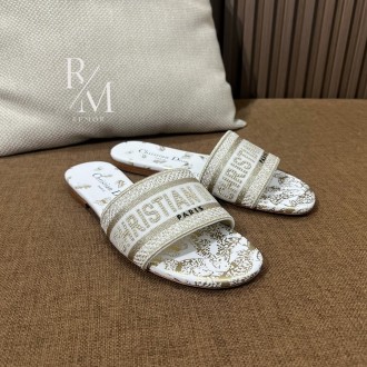 디올 디웨이 뮬 슬리퍼