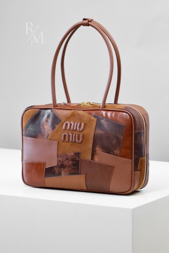 미우미우 가죽 보 백