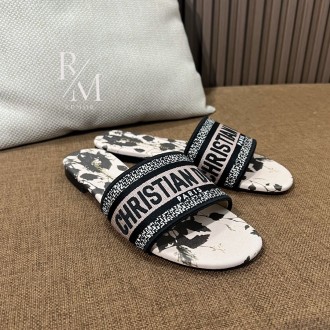 디올 디웨이 뮬 슬리퍼