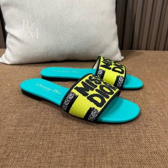 디올 디웨이 뮬 슬리퍼