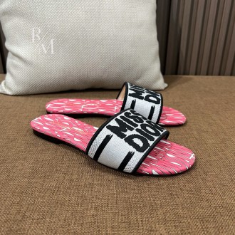 디올 디웨이 뮬 슬리퍼