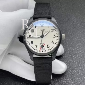 IWC 파일럿 44mm