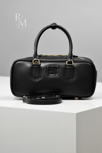 미우미우 아르카디 가죽 백 라지