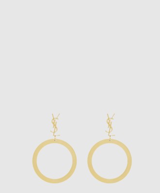 메탈 소재의 CASSANDRE 펜던트 후프 이어링 784142