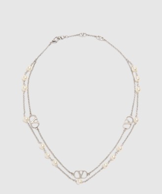 진주 장식 브이로고 시그니처 메탈 네크리스