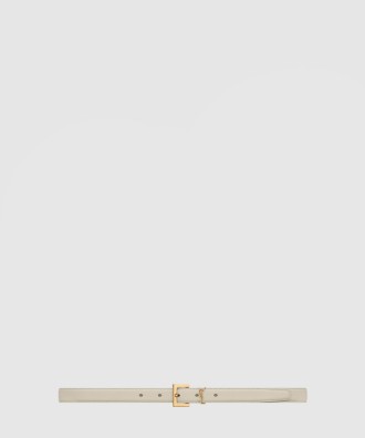 래커 처리된 가죽 소재의 CASSANDRE 스퀘어 버클 장식 얇은 벨트 554465