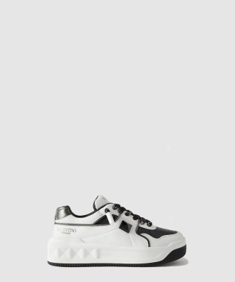 원 스터드 XL 가죽 스니커즈