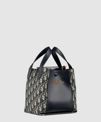 Signature 스몰 버킷백 M2840